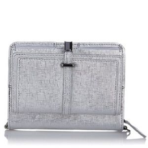 VINCE CAMUTO SILVER Metallic Leather Crossbody Bag